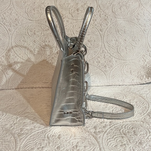 House of Want metallic bag, NWOT - Picture 6 of 16